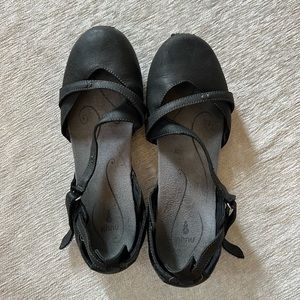 Ahnu Tullia Black Mary Jane Slip On Strap Ballet Flat Shoes Women's Size 9 NICE